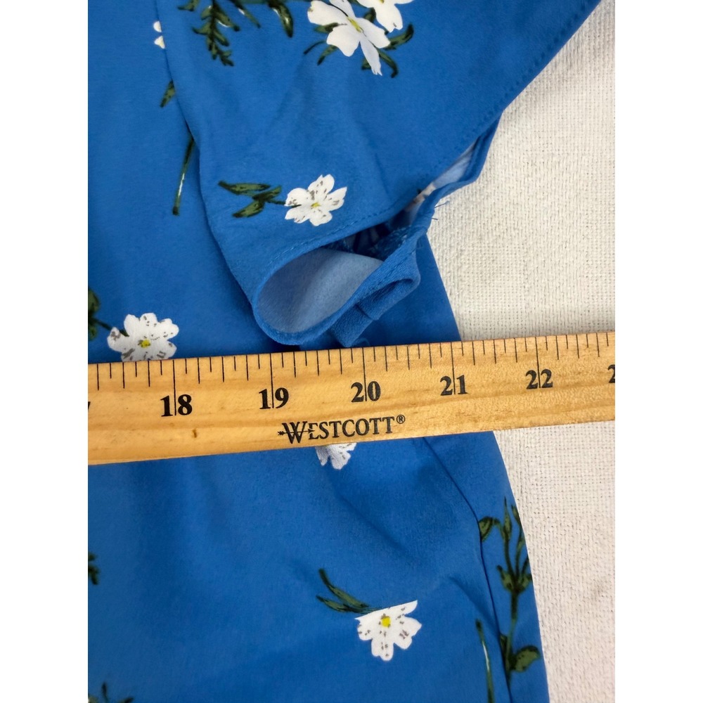 Hilary Radley Blue White Floral V-Neck Short Sleeve Blouse Top Large NEW - Picture 5 of 8